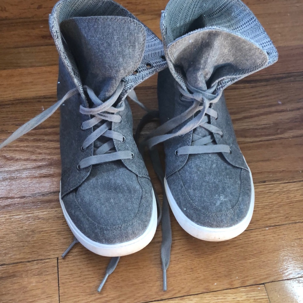 Womens sneakers